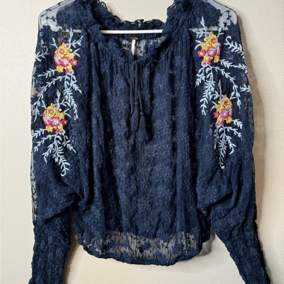 Free People Navy Embroidered Jubilee Floral Lace Peasant Top stretch siz… - Picture 3 of 11